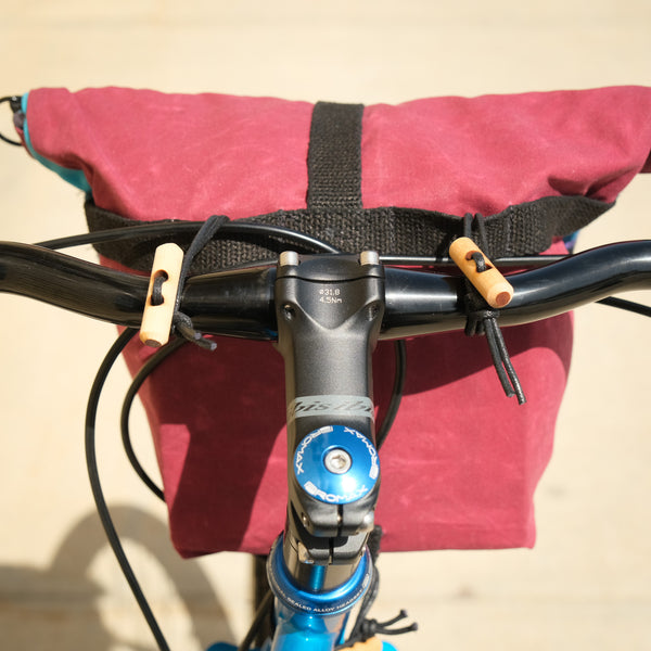 Bulldog Front Sack V2 (Bright Blue/Black Wool)