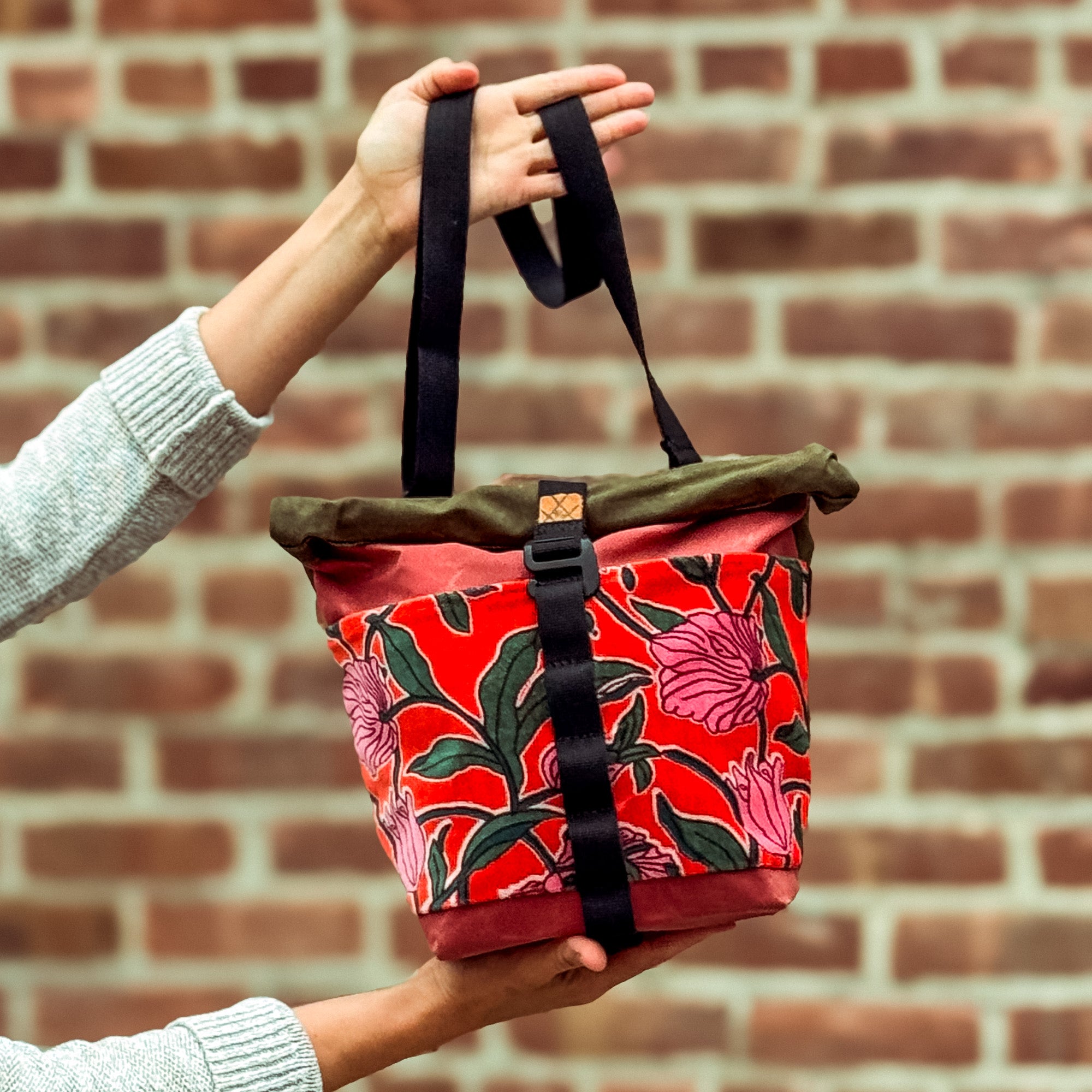 Bulldog Front Sack (Rose/Tulip/Olive)