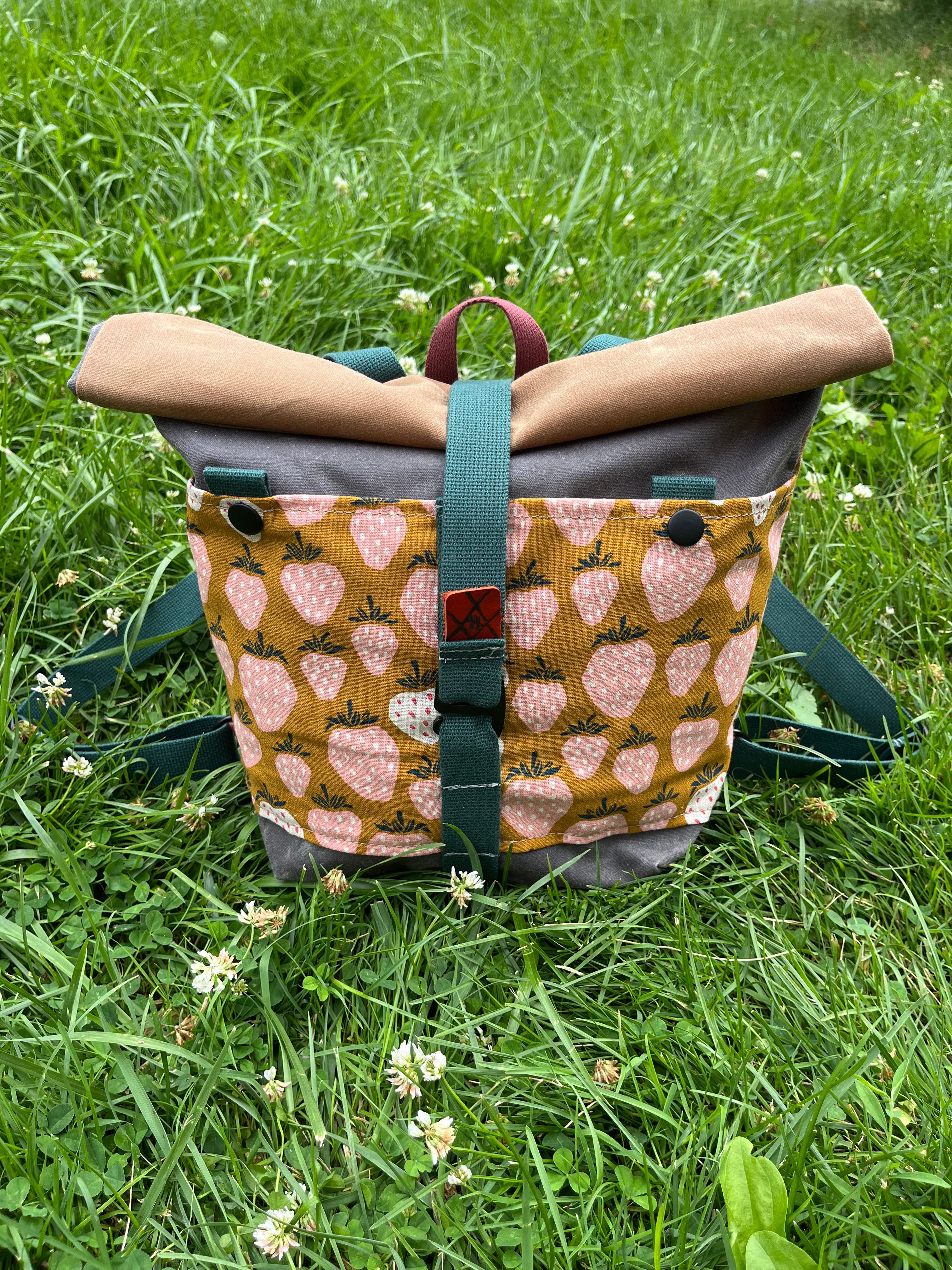 The Packpack (Strawberry)