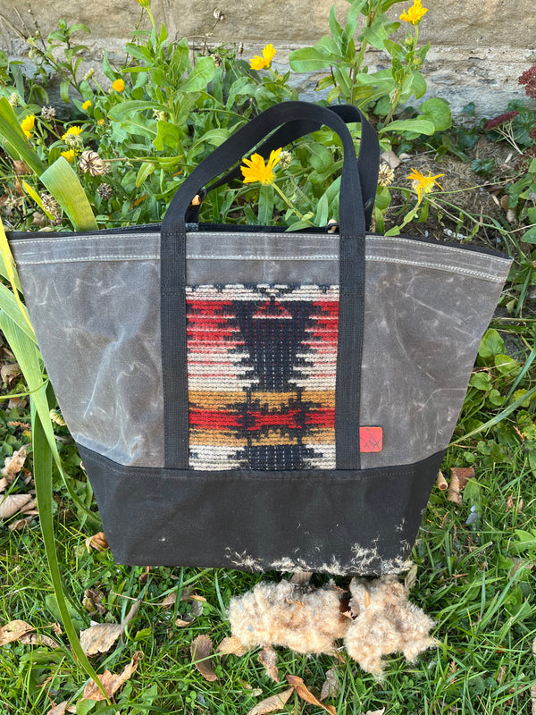 Grey tote with wool pocket