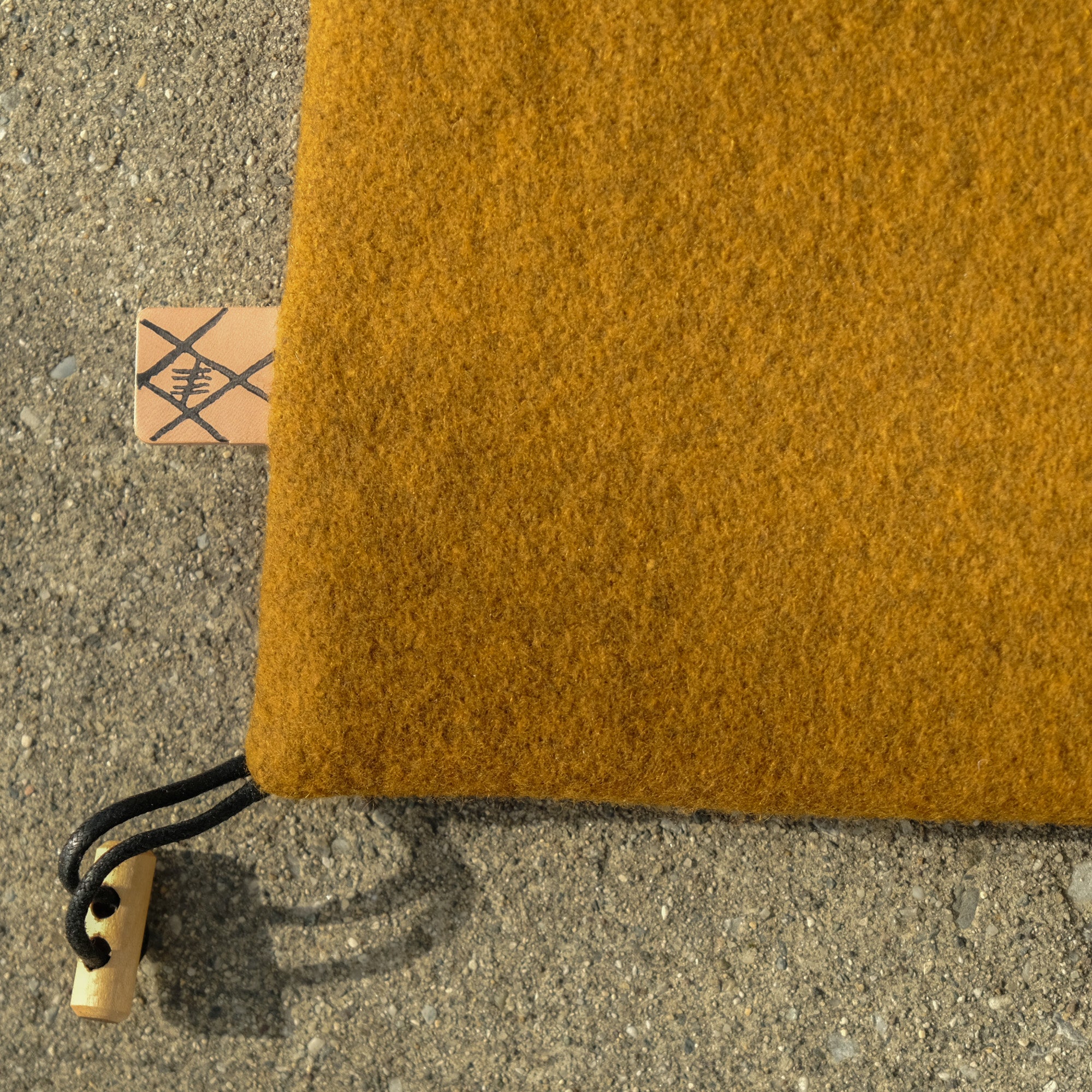 Pat Mat (Mustard Wool/Burgundy)